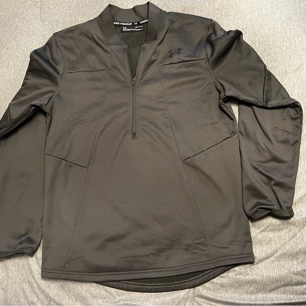 Under Armour Men's army green pullover